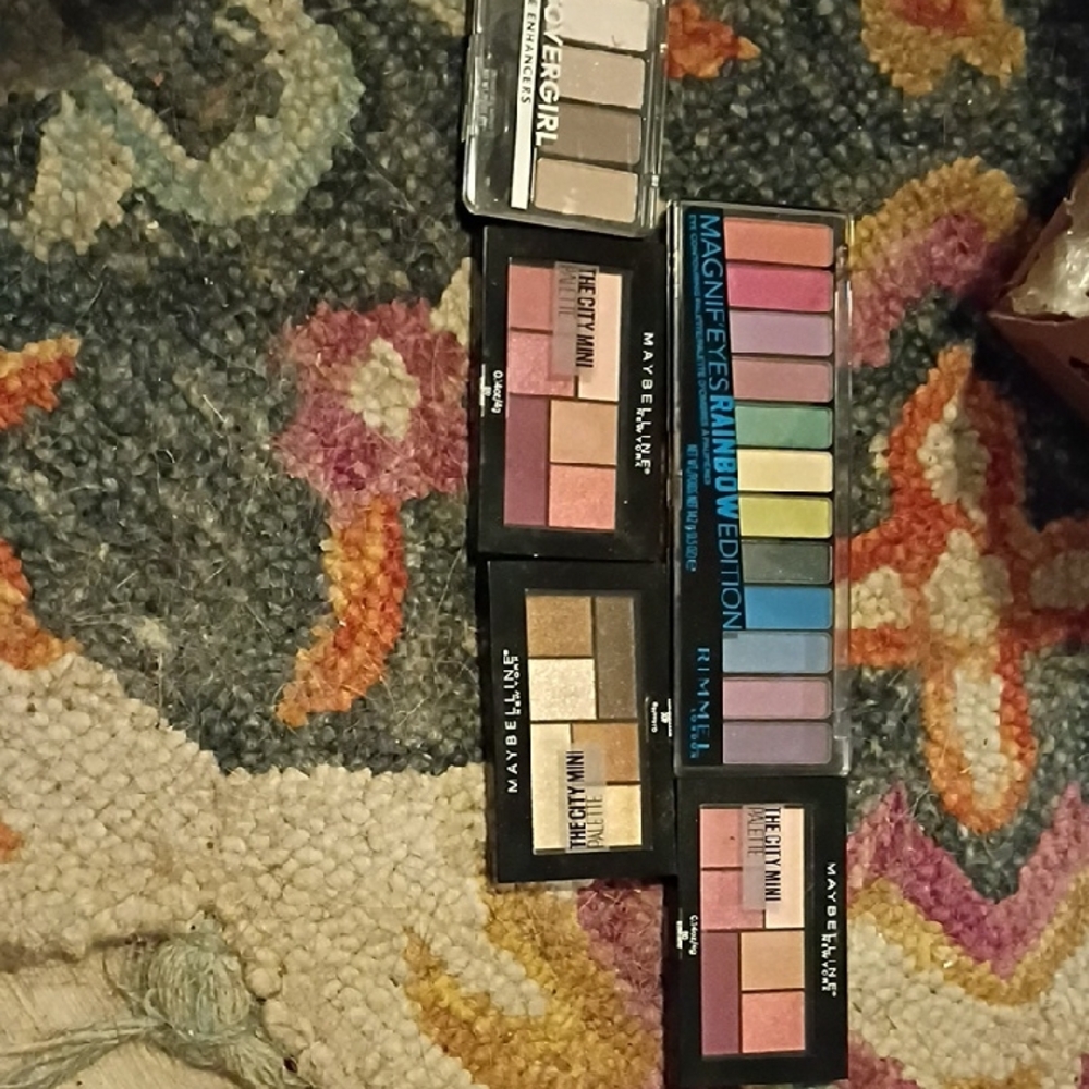 Maybelline Eyeshadow Palette - Pink, Gold, Blue Hues